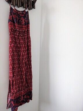 Suzy Shier Women's Red Patterned Maxi Dress - Size US S